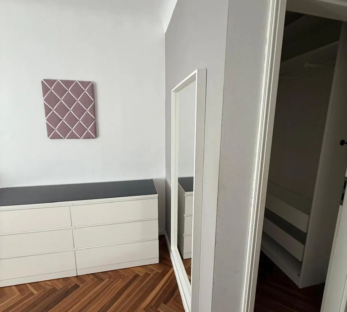 Beautiful 2 Bedroom Apartment In Centre Viena